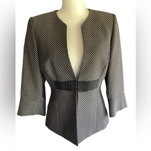 Tahari Elegant Black and White Blazer B37